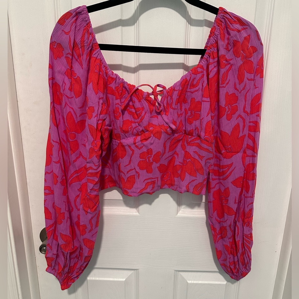 Billabong, long sleeve crop top, size medium